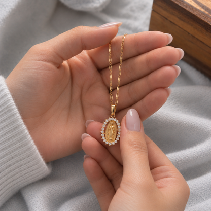 Collar Virgen de Guadalupe · Acabado Dorado Premium
